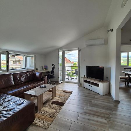 Cozy, Fully Equipped, Free Parking&Wifi, Quiet, 2Bd Appartement Podgorica Buitenkant foto