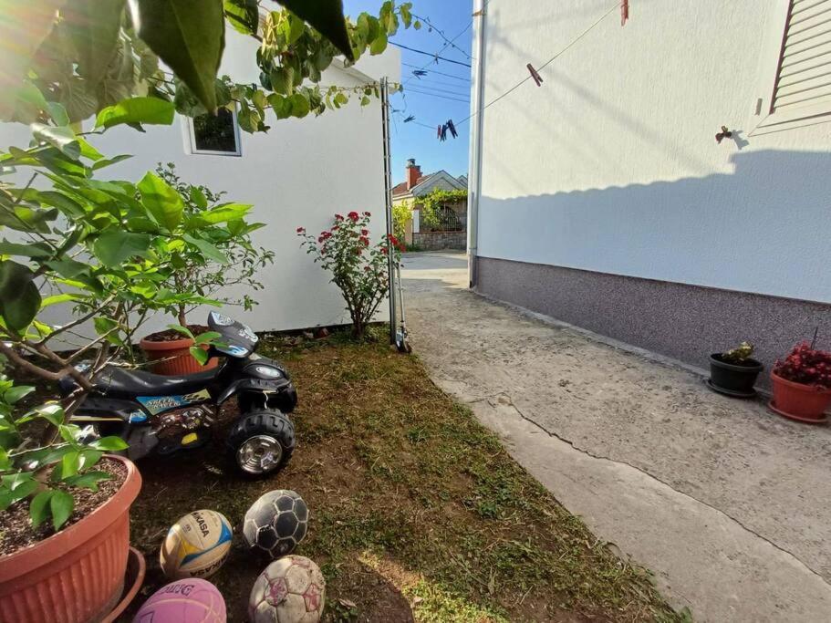 Cozy, Fully Equipped, Free Parking&Wifi, Quiet, 2Bd Appartement Podgorica Buitenkant foto