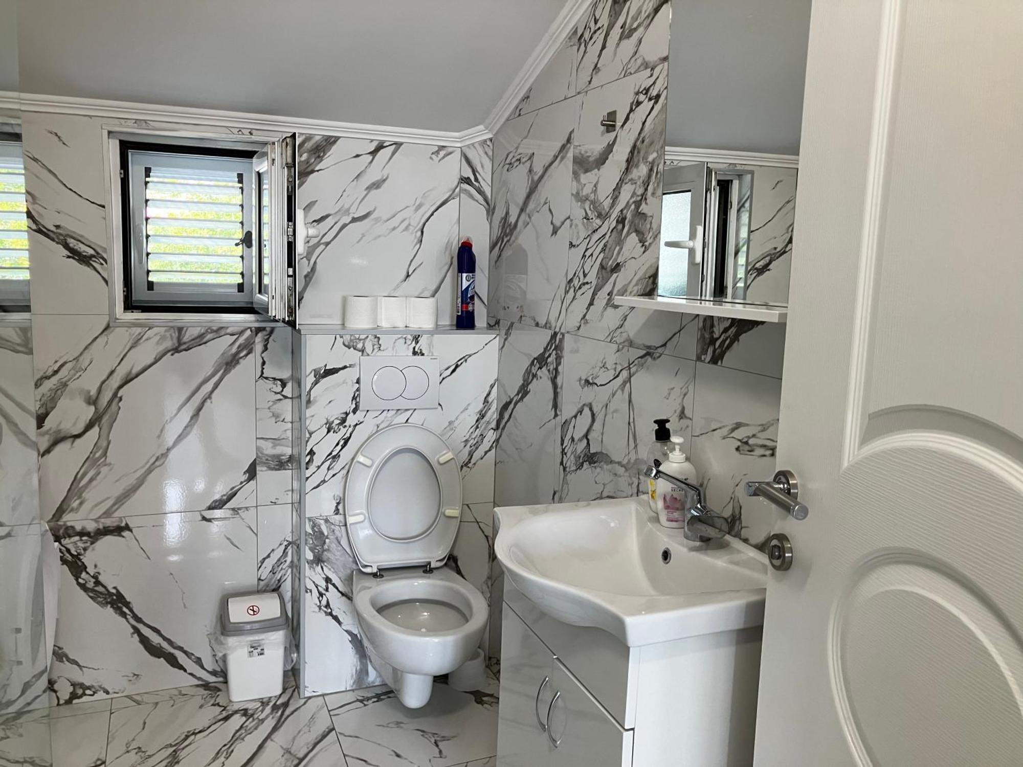 Cozy, Fully Equipped, Free Parking&Wifi, Quiet, 2Bd Appartement Podgorica Buitenkant foto